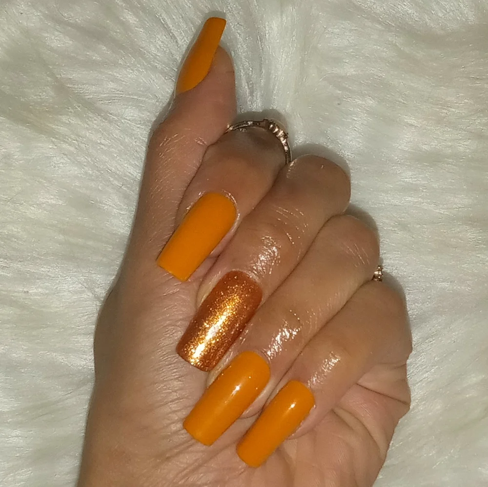 10pcs Medium Square Orange with Orange Glitter Accent Press on Nails